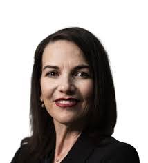 Julianne Holt's Instagram, Twitter & Facebook