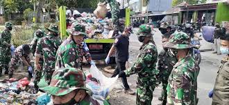 Pejabat daerah dan tanah petaling. Personel Lanud Rsn Bantu Pemko Pekanbaru Bersihkan Sampah