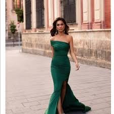 Estrella Gown In Emerald By Alamour Label Nwt