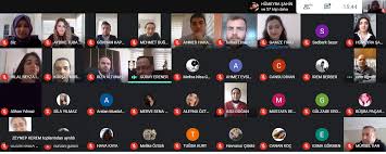 O anlar sosyal medyada kısa sürede yayılarak viral oldu. Atv Ana Haber Spikeri Cem Ogretir Omu Ogrencileriyle Bulustu Omu Ondokuz Mayis Universitesi