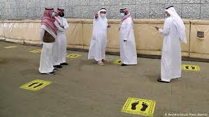 كان الحجاج بن يوسف الثقفي والياً على العراق من قِبل عبد الملك بن مروان ، وكان وقال عقبة بن عمرو : Ø§Ù„Ø­Ø¬Ø§Ø¬ ÙŠØ±Ù…ÙˆÙ† Ø¬Ù…Ø±Ø© Ø§Ù„Ø¹Ù‚Ø¨Ø© Ø§Ù„ÙƒØ¨Ø±Ù‰ ÙˆÙŠØ­ØªÙÙ„ÙˆÙ† Ø¨Ø£ÙˆÙ„ Ø£ÙŠØ§Ù… Ø¹ÙŠØ¯ Ø§Ù„Ø§Ø¶Ø­Ù‰ Ø³ÙŠØ§Ø³Ø© ÙˆØ§Ù‚ØªØµØ§Ø¯ ØªØ­Ù„ÙŠÙ„Ø§Øª Ù…Ø¹Ù…Ù‚Ø© Ø¨Ù…Ù†Ø¸ÙˆØ± Ø£ÙˆØ³Ø¹ Ù…Ù† Dw Dw 31 07 2020
