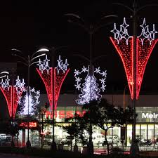 Lendedu reports christmas decoration spending for the average american is 11% of their christmas expenditures or around $70. Melrose Arch Street Illumination Tmcc White Christmas Decor Christmas Lights Xmas Lights