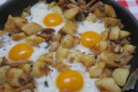 Poelee De Pommes De Terre Et Champignons A La Forestiere Aux œufs Auxdelicesdemanue Recettes De Cuisine Recette Oeuf Recette Vegetarienne Cookeo