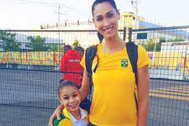 O judoca romeno daniel natea pesa cinco vezes mais que flavia, tem 170 kg e é o atleta mais pesado da rio 2016. Jaque Carvalho E Flavia Saraiva Brincam Com Diferenca De Altura Nem Da Pra Reparar Quem Quem News