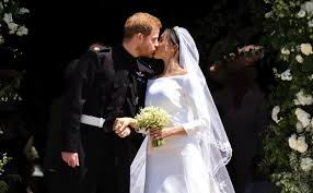 Hartgesottene fans der britischen königsfamilie campieren schon tage vor der hochzeit von prinz harry und meghan markle in windsor auf der straße, damit sie am großen tag den bestmöglichen. Elton John On Twitter Prinz Harry Hochzeit Konigliche Hochzeit Royale Hochzeiten