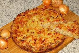Zwiebelkuchen Ohne Boden Einfach Und Lecker Von Donaldine1 Chefkoch Rezept In 2020 Einfach Lecker Zwiebelkuchen Lebensmittel Essen