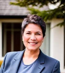 Lori Cutter's Instagram, Twitter & Facebook