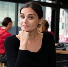 Amanda Adler's Instagram, Twitter & Facebook