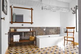 Qui sotto vi riportiamo alcune idee da cui prendere spunto per la realizzazione del vostro bagno in pietra naturale con un'illuminazione calda e. Come Creare Con La Pietra Atmosfere Raffinate In Bagno