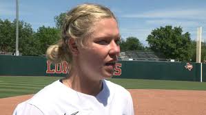 Leadership in the locker room: Texas and Texas A&M seniors led teams to the  NCAA Tournament