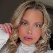 I'm assuming 70s are still short weather in Florida but what about low 60s  into the high 50s…? Shorts or pants? At night is what I'm particularly  worried about. Never been at