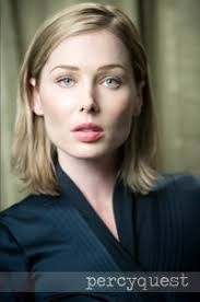 Mina Thomas's Instagram, Twitter & Facebook