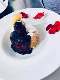 Şi, în cele din urmă, dar nu în ultimul rând, conflictul din somalia a generat una dintre cele mai grave situaţii umanitare cu care ne confruntăm în prezent în lume. La Stuf Oficial Si Nu In Ultimul Rand Un Desert Delicios Facebook