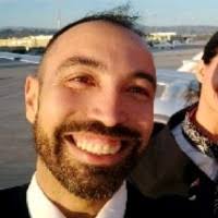 2500+ perfiles de «Axel»