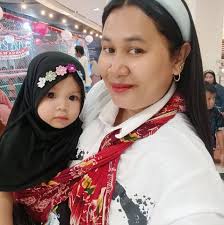 Hujanpun takkan tak akan berhenti, mau beli gorengan Terpaksa terobos hujan  pakai payung #semuaorg #jangkauanluas #sorotan #pengikut