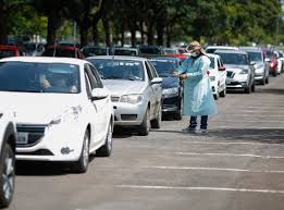 Com os novos postos, o df passa a ter 50 locais para imunização, de modo que 15 são no sistema. Carros Com Idosos Fazem Filas De 4 5 Km Para Vacinacao Contra Covid 19 No Df Poder360