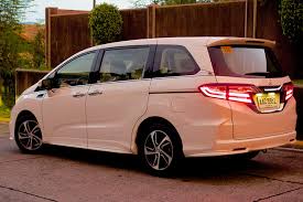 Edmunds also has honda odyssey pricing, mpg, specs, pictures, safety features, consumer reviews and more. Honda Odyssey Minivan Review Specs Price