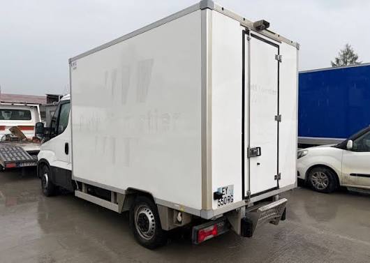 Iveco AD190S27/P-2005 Cab & Chassis Truck