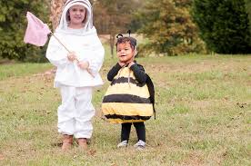 Diy bee costume big kid tee into toddler tee cutesy crafts. Bumblebee And Bee Keeper Halloween Costume Tutorial The Cottage Mama