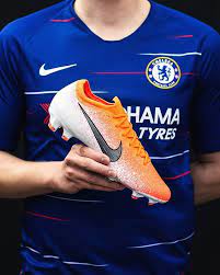 Competition If Eden Hazard Scores Against Arsenal Tonight And Chelsea Wins The Europa League We Ll Give Away A Pair Of Nike Mercurial Vapor O Futebol Chuteiras