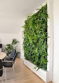 Vertikaler Garten Im Meetingraum Sorgt Fur Bessere Stimmung Vertikalergarten Vertical Garden Indoor Vertical Garden Design Garden Wall Designs