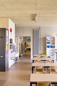 Funf Schulhauspavillons In Holzbauweise In Fribourg Gemutliches Buro Innenwande Holzbau