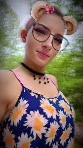 Kelly Bruce (@kellybeth1988)