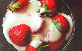 Cremoso Helado De Fresas Con Crema En Licuadora