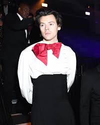 Metcamp Co Chair Harrystyles Attending The After Party At Hunter College Gymnasium New York In Gucci By Ales Met Gala Harry Styles Face Harry Styles Smile
