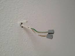 Montiert werden und das vom vorgänger nachlässig befestigte stromkabel bei der gelegenheit auch neu befestigen (alles überputz) das wäre eigentlich auch kein problem. Lampe Im Zimmer Anschliessen Aber Wie Elektronik Installation