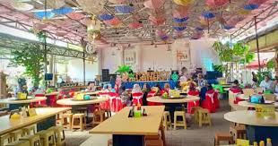 These college sweethearts dated for 6 years before tieing the knot. 10 Cafe Di Banjarmasin Yang Instagramable Paling Hits Borneo Id