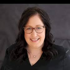 Ashley Parenteau's Instagram, Twitter & Facebook