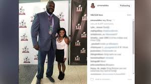 Super bowl sunday is known for delivering nonstop entertainment, but this behind the scenes picture of simone biles and shaquille o'neal was an. Simone Biles Standing Next To Shaquille O Neal Is The Best Picture So Far From Super Bowl 51 Wsb Tv Channel 2 Atlanta