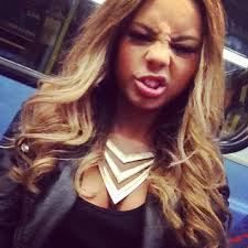 Serius : Ella Paige, Penyanyi/Model Adalah Teman Wanita Baru Justin Bieber?  (10 Gambar)