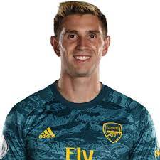 Yes, arsenal's goalkeeper is a married man. Emiliano Martinez Biography Contract Arsenal Salary Net Worth Age Affair Girlfriend