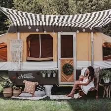 With a dry weight of 1,895 pounds, it's higher walls, a large dinette area, a sofa, a camper toilet, and a shower all inside one camper that sleeps up to 6 people: Pop Up Campers Get Closer To Nature Still Be Cozy Barefoot Detour