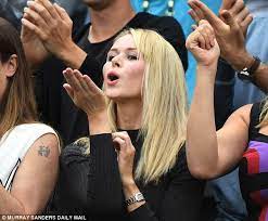 Jul 02, 2021 · although he's serving just slightly below that in his first two matches at wimbledon, with an 83 percent first serve win rate against guido pella in r1 and van de zandschulp, he's also. Bbc Commentator Andrew Castle In Sexism Row Over Marcus Willis Girlfriend Daily Mail Online