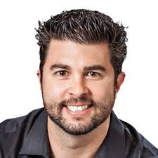 I've had a lot of new followers from my videos (more coming!) so I'll take  a page from Anthony's book and introduce myself. I'm glad to see so many  new faces! •