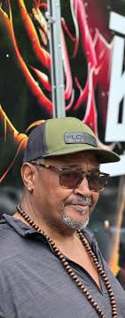 Flossin Magazine: Build Black Better_ Vol 23_#1 by Flossin Media, LLC.