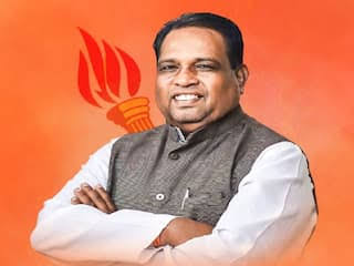 खासदार वाकचौरेंच्या पक्षंतरानंतर ठाकरे सेनेचा पलटवार; शिर्डी लोकसभेत नव्या पदाधिकाऱ्यांच्या नियुक्त्या जाहीर!