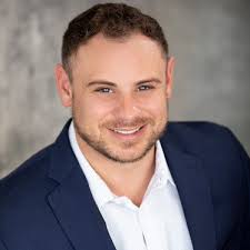 Veterans Day Employee Spotlight: Amanda Snipes and Nick Busse of Leaf Home 