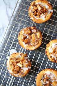Easy Apple Pie Cinnamon Rolls The Country Cook Recipe Pillsbury Cinnamon Roll Recipes Cinnamon Roll Apple Pie Apple Pies Filling