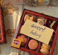 Red & Black Checked Macaron Box: 6/8/9 Hole Cookie Packaging ...