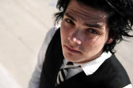 My first encounter with gerard way was via my best friend's older sister's desktop wall paper. Music Gerard Way Zero Zero Punknews Org