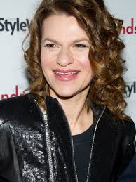 Sandra Bernhard