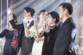 Maybe you would like to learn more about one of these? Cong PhÆ°á»£ng Va Vá»£ CÆ°á»i Khoc Trong Lá»… Ä'inh Hon Ngoi Sao