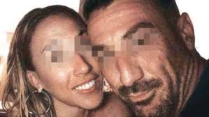 劫匪捆绑励志自闭症女青年，杀害其男友的养子，而这一切竟是她自导自演？