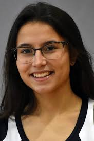 Emma Medeiros helps power Diman girls basketball to win vs. Blue Hills