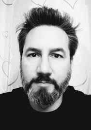 How to determine the correct amplifier output for a speaker cabinet with  two 8ohm speakers?