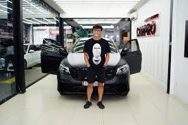 Đôi dép lệch pha giữa không gian sang chảnh bên siêu xe và bạn gái của thủ môn bùi tiến dũng đã thu hút sự chú ý. Thá»§ Mon Bui Tiáº¿n DÅ©ng Mang Mercedes Ä'i Ä'á»™ Vá»›i Phong Cach Cá»±c Ngáº§u